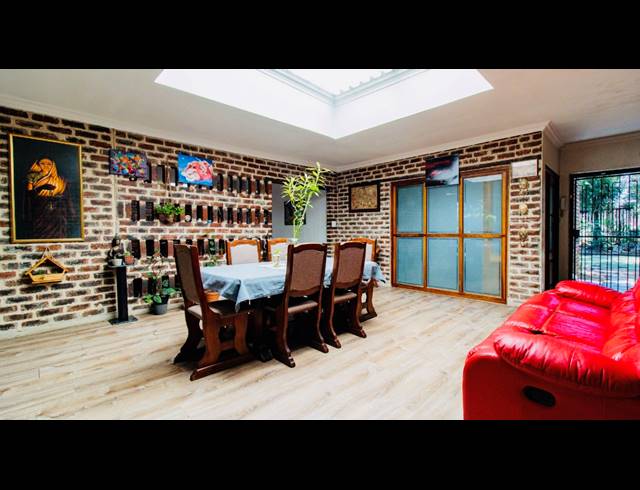 5 BEDROOM FREEHOLD FOR SALE IN BRACKENHURST